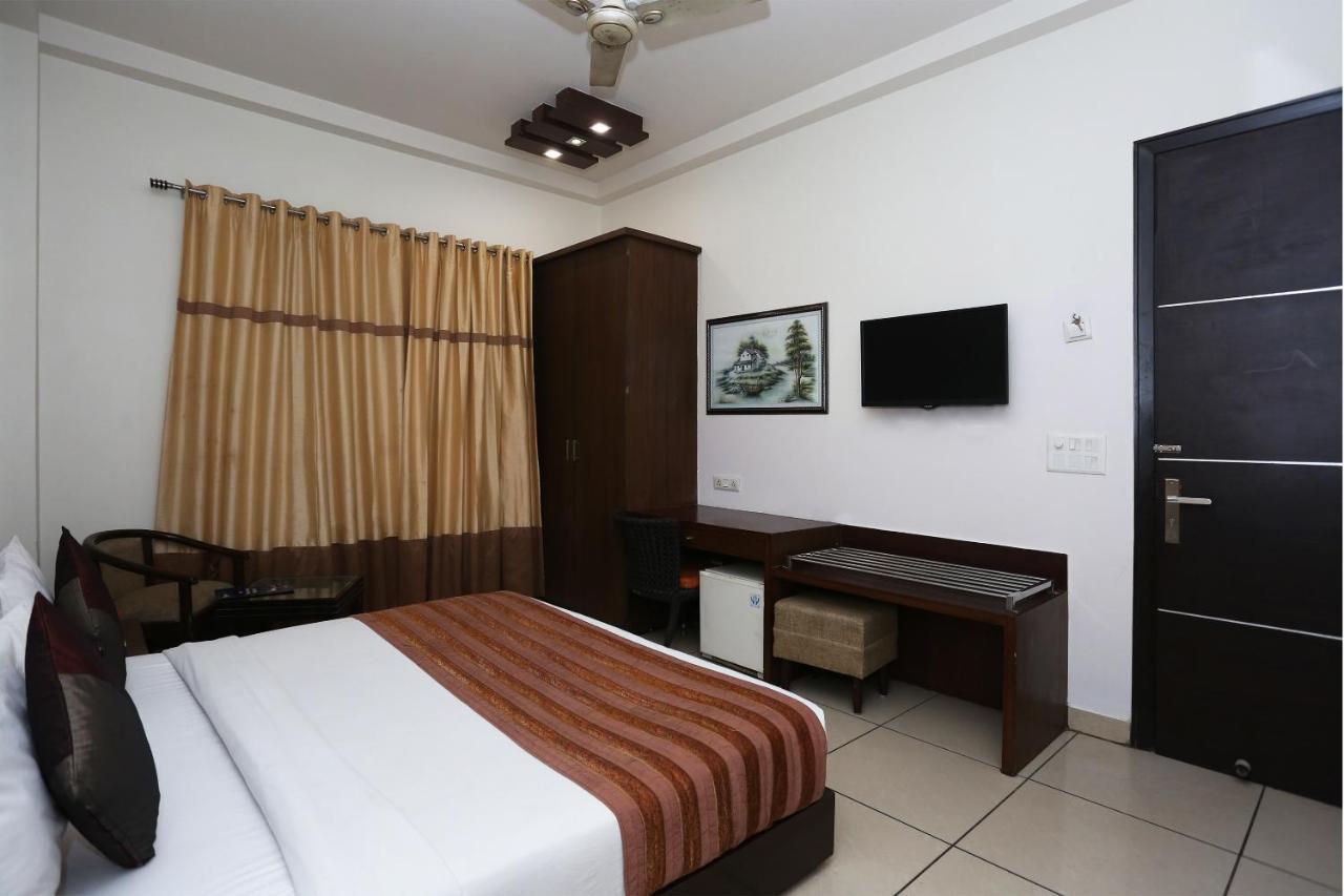 Capital O 1391 Hotel Pushpa Vilas Ghaziabad Exterior photo