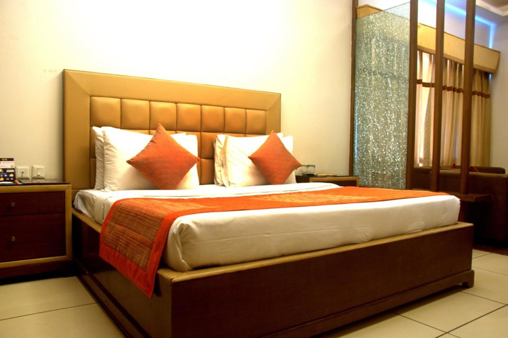 Capital O 1391 Hotel Pushpa Vilas Ghaziabad Exterior photo